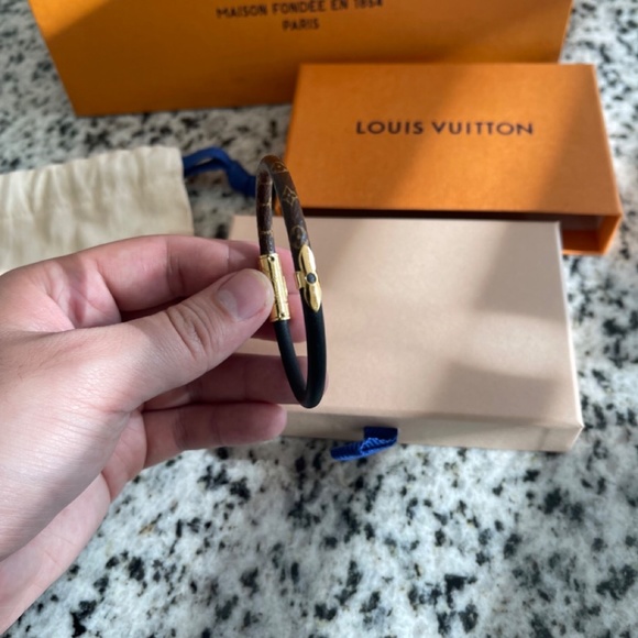 DAILY CONFIDENTIAL BRACELET - Picture 6 of 9